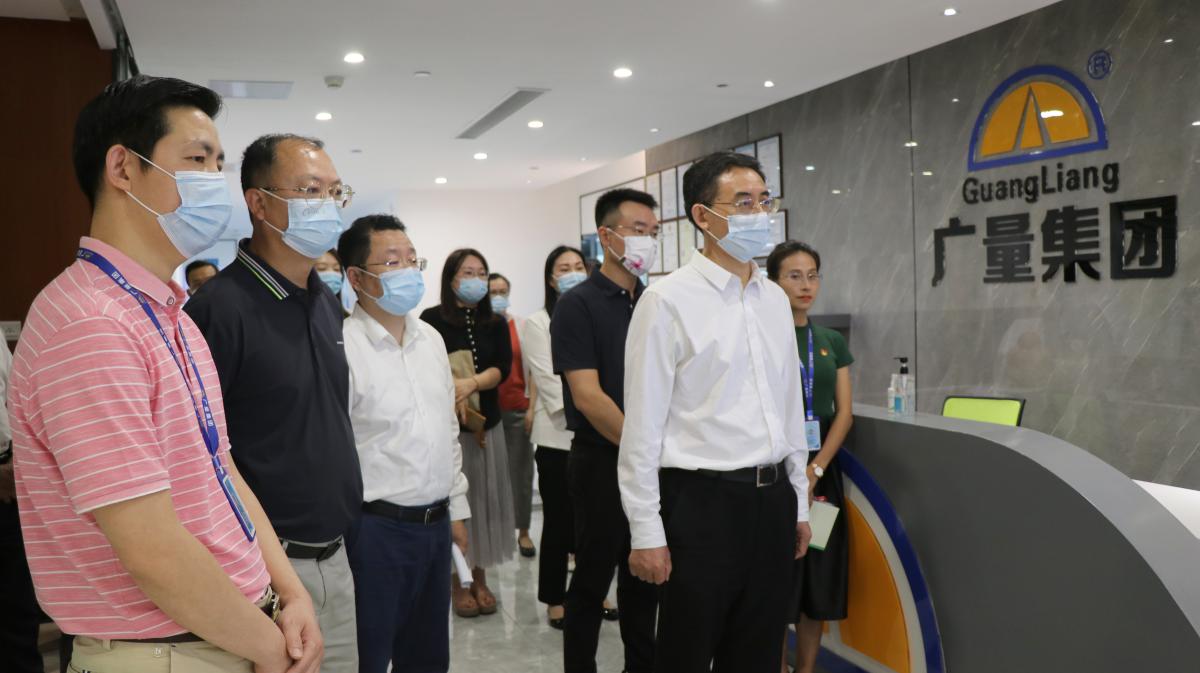 东莞市人大常委会潘新潮副主任莅临威客电竞VKGAME集团调研